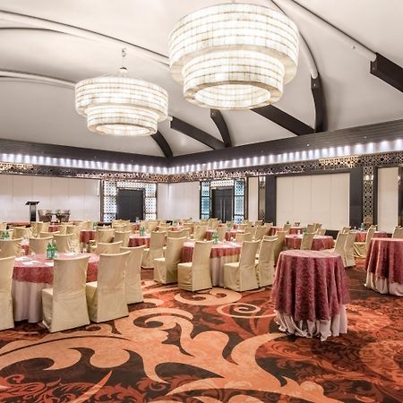 Hotel Crowne Plaza New Delhi Rohini By Ihg Esterno foto