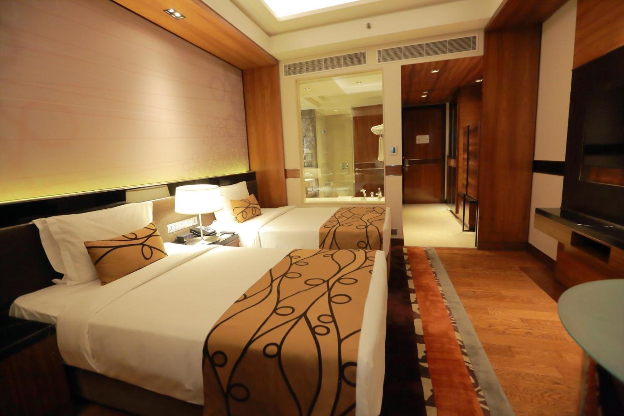 Hotel Crowne Plaza New Delhi Rohini By Ihg Esterno foto